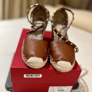 Valentino wedge espadrilles. Brown leather.